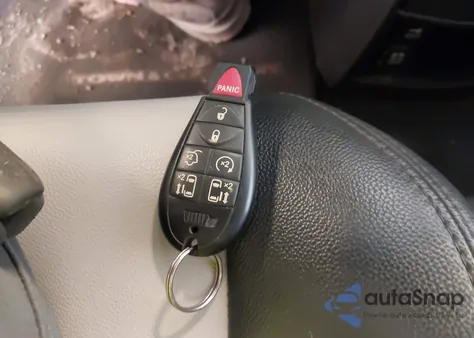 2010 Chrysler Town & Country Touring Plus from USA, damaged, VIN 2A4RR8D19AR480359